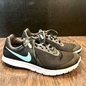 Nike Women’s Flex Experience Running Shoe, Size 9.5